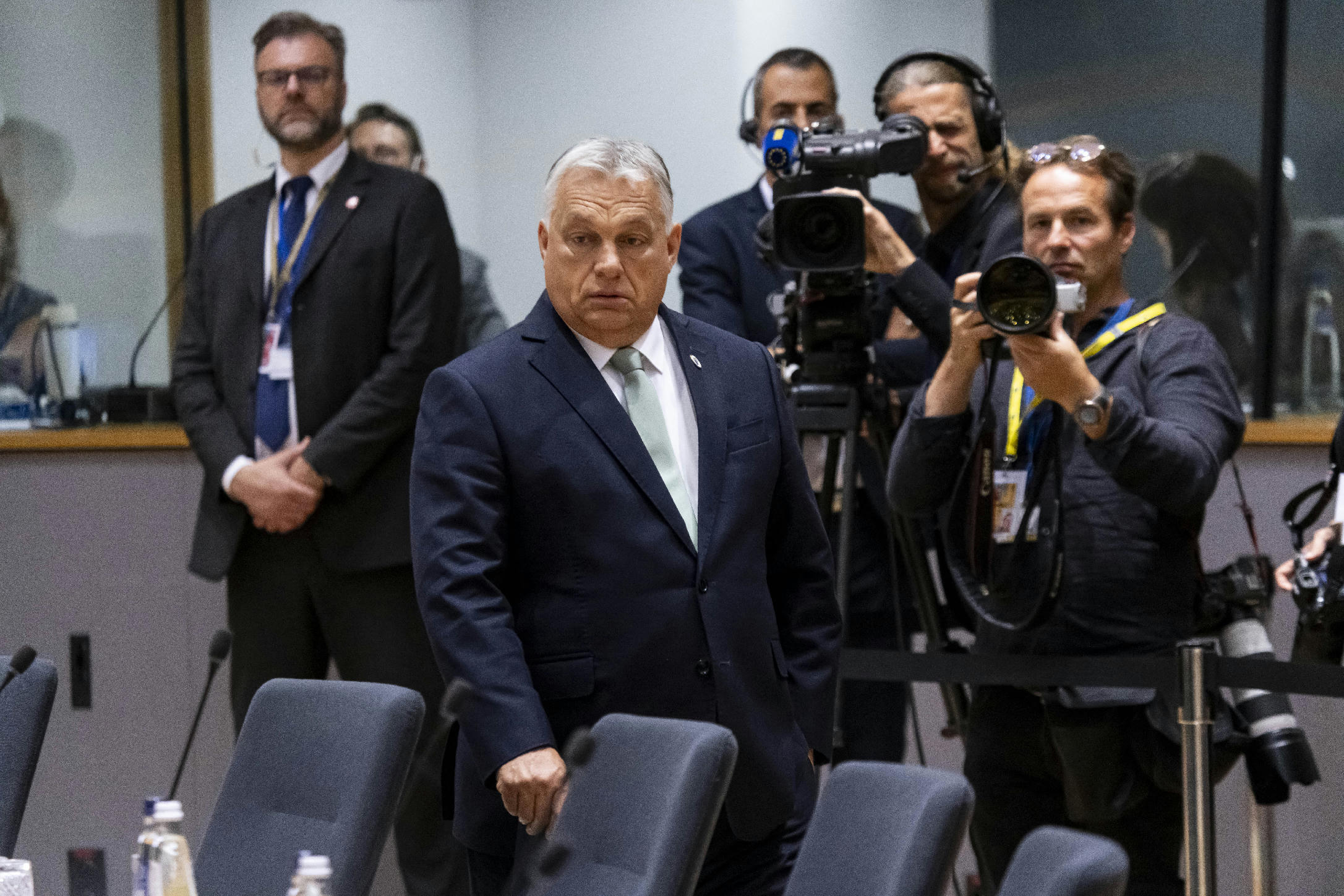 Átlátnak és átnéznek Magyarországon – elégett a bizalmi tőkénk a diplomácia színpadán