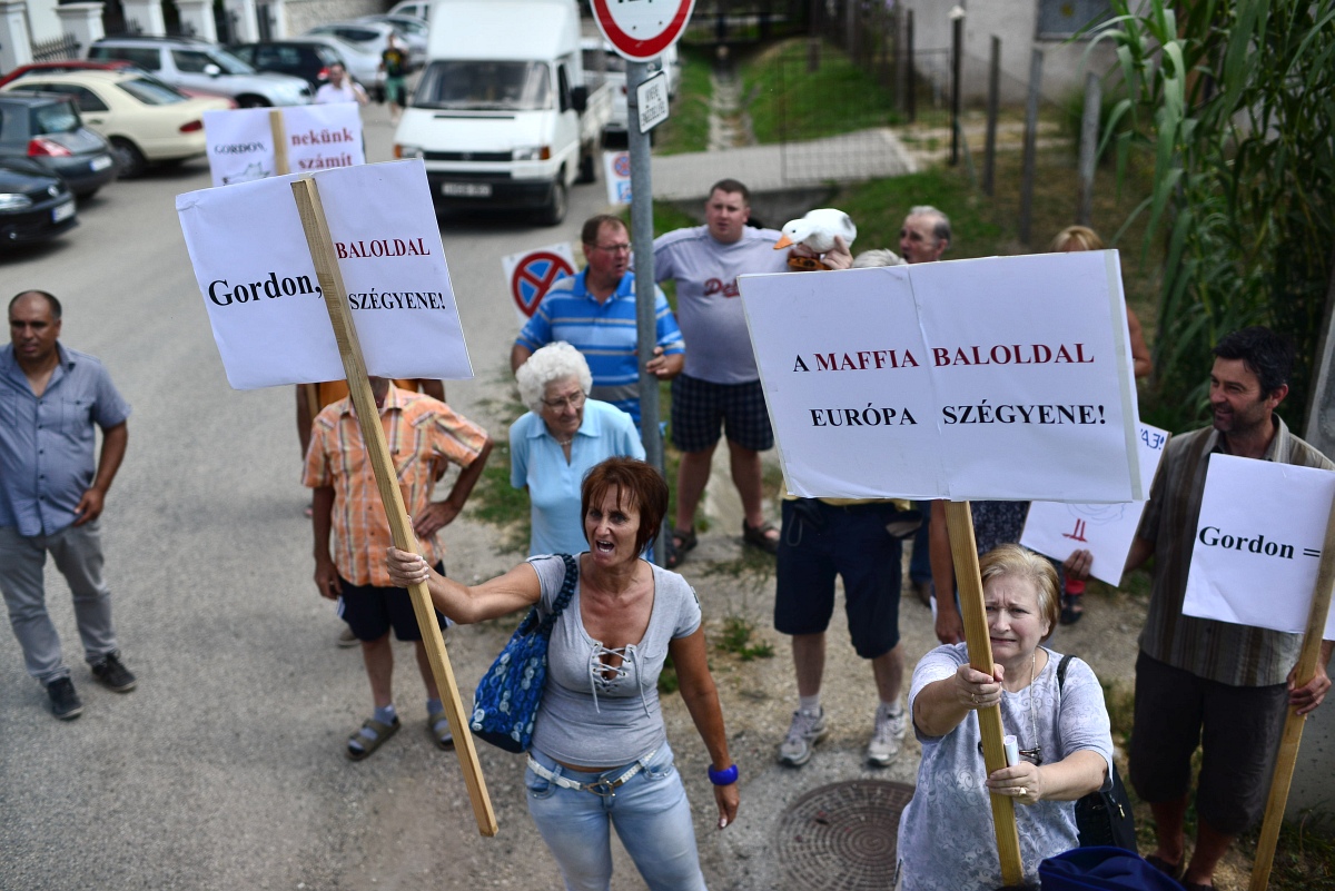 Fotók: Megérkezett Felcsútra Bajnai Gordon