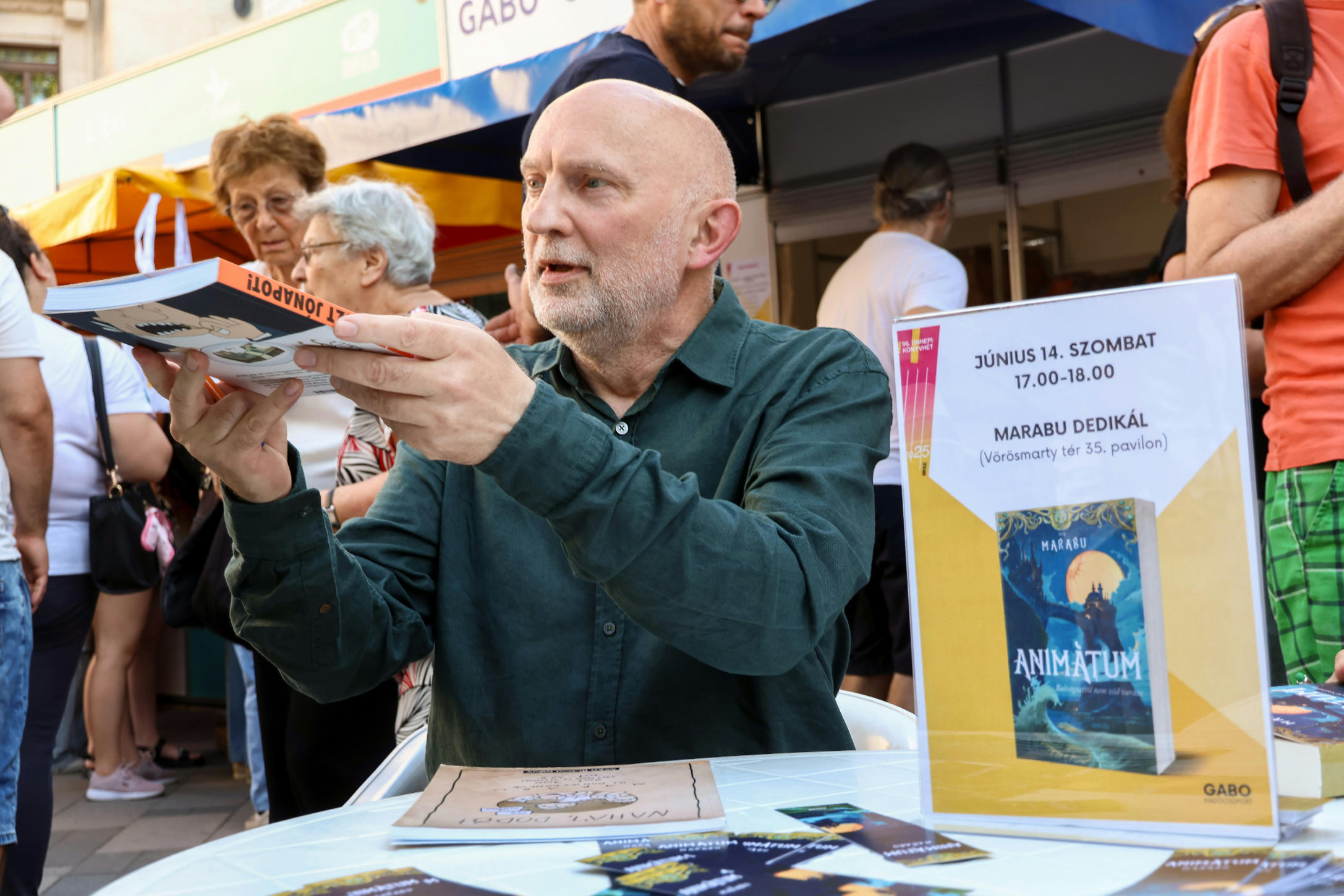 Állatian emberi világot mutat be Marabu első nagyregényében