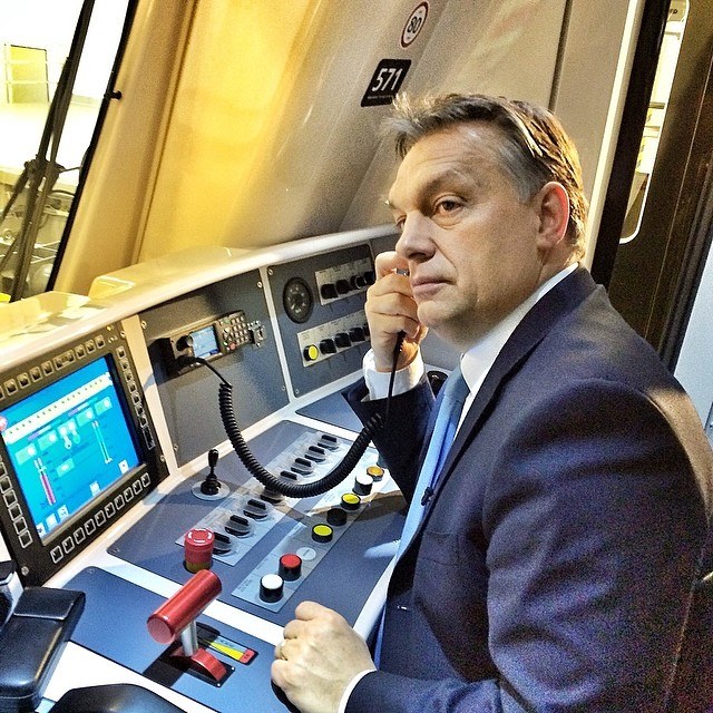 Orbánból metróvezető lett a Facebookon – fotó