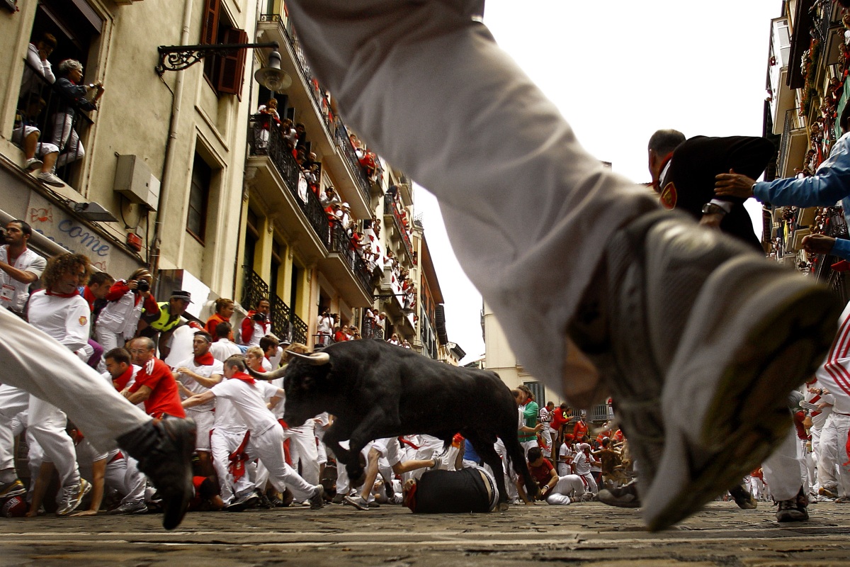 Féktelen bikafuttatás San Fermin ünnepén - Nagyítás-fotógaléria