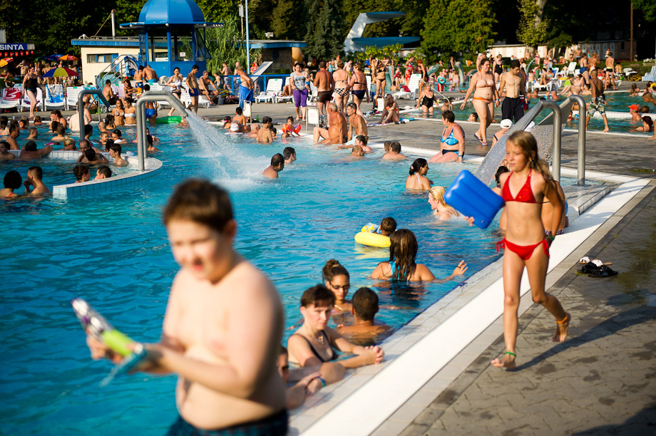 A hőség elől strandra menekülnek a budapestiek – Nagyítás-fotógaléria