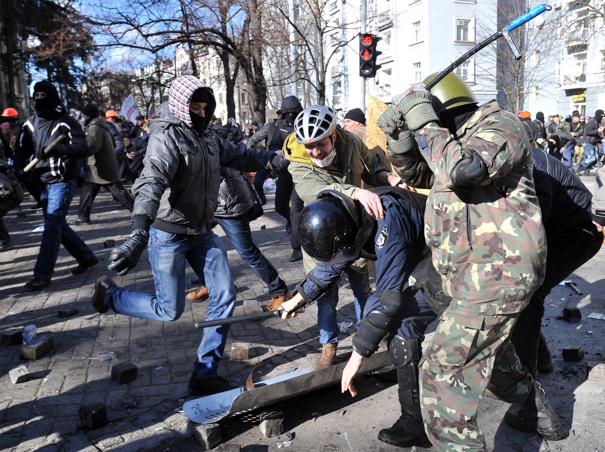 Fotók: ismét eldurvult a helyzet Kijevben – nyolc halottról szólnak a hírek