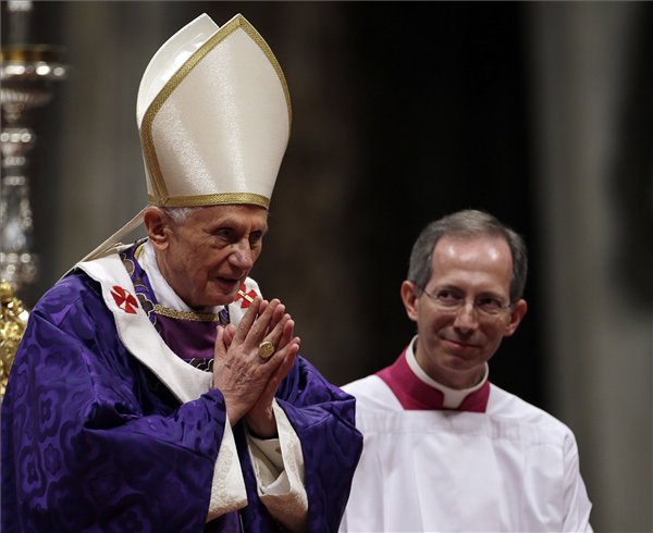 Galéria: Benedek pápa utolsó szentmiséjét pontifikálta