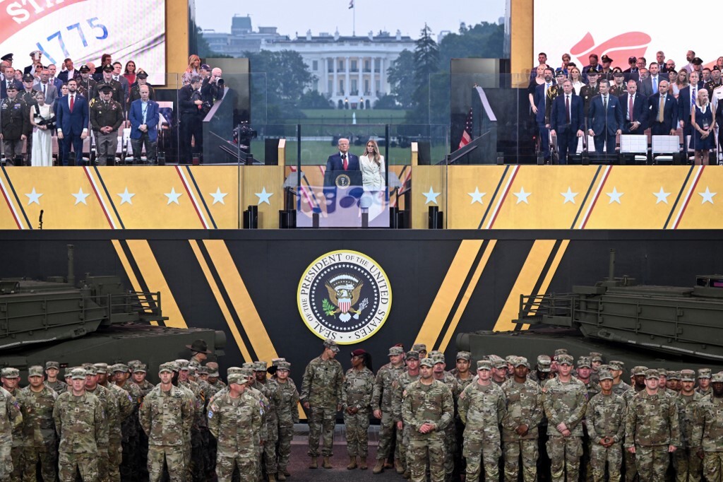 Timothy Snyder: Trump fasiszta, aki saját testőrséget akar csinálni a hadseregből