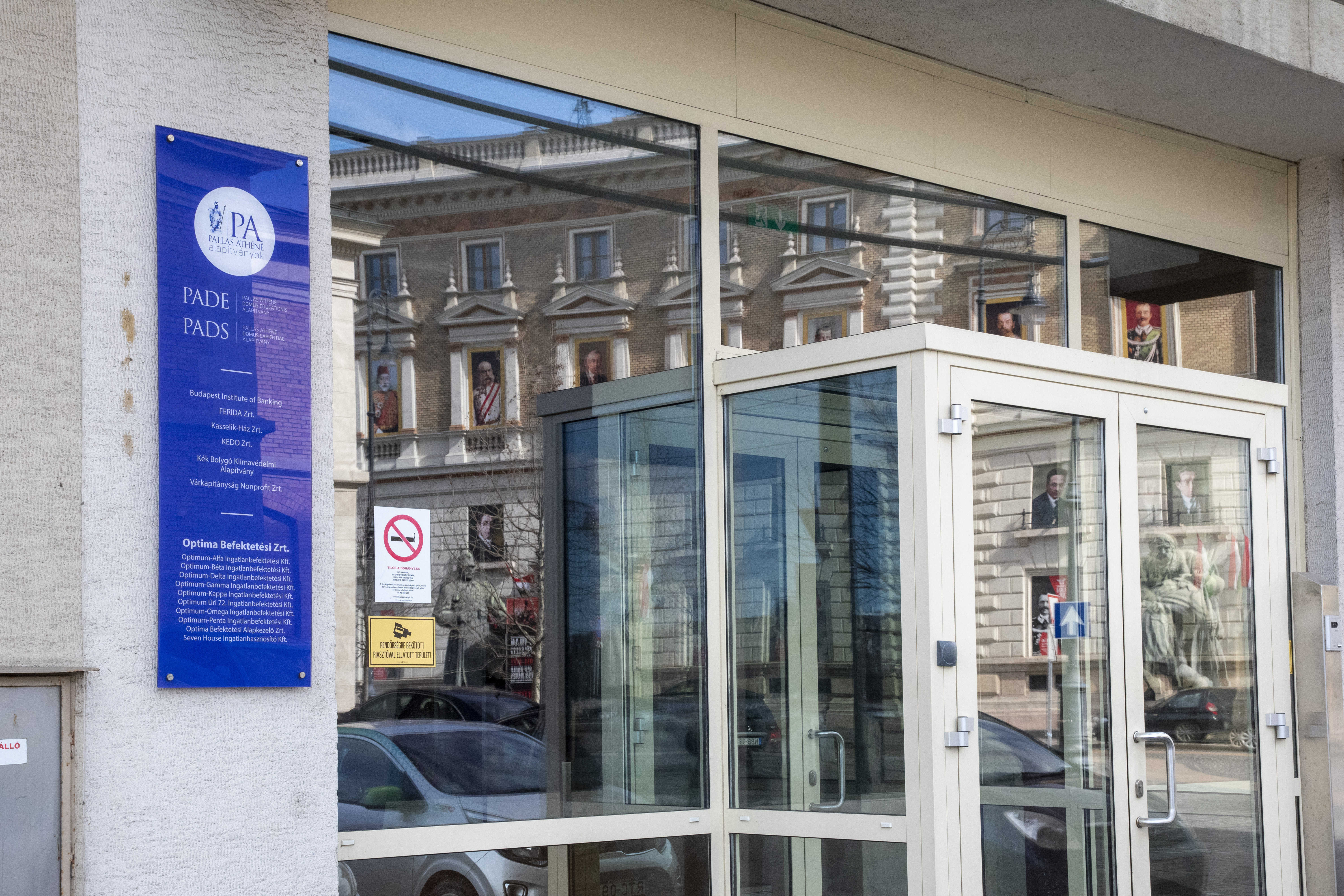 Kiadott adatokat a Pallas Athéné vagyonkezelője a Transparency Internationalnak – csak éppen nem a valósakat