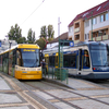 Sárgítják a szegedi tram-traineket, mert nem veszik észre az autósok