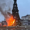 Felgyújtottak egy karácsonyfát Damaszkuszban, több száz szíriai keresztény tüntetett miatta