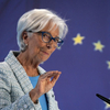 Hirtelen távozott a Világgazdasági Fórum vezetője, Christine Lagarde-ot akarják a helyére