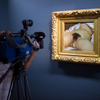 Courbet női nemi szervet ábrázoló festményét „me too” felirattal fújták le