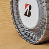 Tevetalp mintájára készít kereket a Bridgestone, a holdjáróra szerelhetik fel