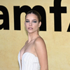 Palvin Barbara ajándéknak öltözött Cannes-ban