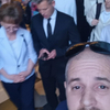 Magyar Péter arról írt, hogy apácák védték meg Bede Zsolttól a Ferenc pápa emlékére tartott gyászmisén