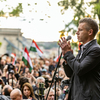 Magyar Péter tüntetést szervez a Várkert Bazárhoz az EP-listavezetők vitájának idejére