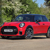 A legenda tovább él: Angliában vallattuk a méregzsák új Mini JCW-ket