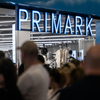 Bruttó 2160 forintos órabért ígér a karácsonyi időszak előtt a Primark