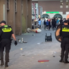 Lovasrendőrökkel oszlatták a zavargó rivális bandákat egy hollandiai üdülőhelyen – videó