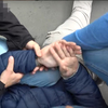 A Nyugati peronján csapott le a TEK egy antiszemita bűncselekménnyel gyanúsított német fegyverkereskedőre – videó