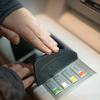 Jó nagy veszteséget okoz a bankoknak a kormány falusi ATM-projektje