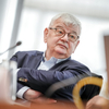 Joschka Fischer: Európa vagy megvédi magát, vagy behódol a nagyhatalmaknak