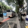 Bunkó parkolásért állították pellengérre a békemenetes buszokat