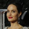 „Mellette volt az a másik nő” – Angelina Jolie felelevenítette, hogy az apja megcsalta az anyját