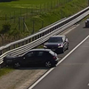 Kiegyenesítette a kanyart egy figyelmetlen autós az M86-oson, a szalagkorlát fogta meg – videó