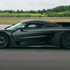 3,96 másodperc alatt katapultál 200-ról 300-ra a Koenigsegg benzines hiperautója