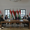 Orbán egy csapat baráti újságírónak és influenszernek bizonygatta a Karmelitában, hogy a migráció rossz