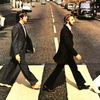 A gombafejűek fodrászával ünnepli születésnapját az egri Beatles Múzeum