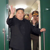Kim Dzsongun ünnepélyesen fel akart avatni egy ötezer tonnás hadihajót, de felborult, amint vízre bocsátották