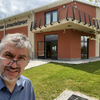 Fürdőre gyanúsan hasonlító, uniós pénzből épült múzeumot talált Hadházy Ákos