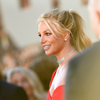 Britney Spears rágyújtott egy repülőn, de a légiutaskísérők hamar közbeléptek