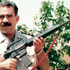 A beörtönzött kurd vezér, Abdullah Öcalan fegyverletételre szólította fel az általa alapított PKK-t