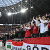 Sportszerűtlen szurkolás miatt pénzbüntetésre és felfüggesztett szektorbezárásra büntette a magyar válogatottat az UEFA