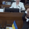 Botrányosan viselkedett egy orosz származású képviselő a lett parlamentben