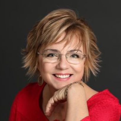Belső Nóra