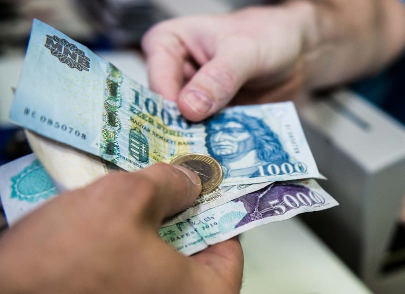 Milliárdokat szórtunk el borravalóra és hálapénzre