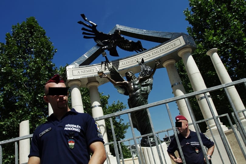 Még egy emlékművet emelnek a Szabadság téren, az ellentmondásos szobor mellett