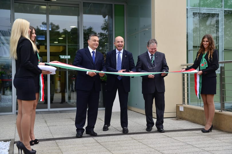 Orbán a zsidókat is szóba hozta az izraeli Teva üzemavatóján