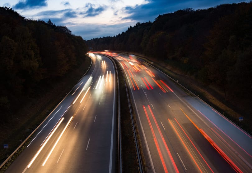 Egy teherautó és egy kisbusz karambolozott az M3-ason