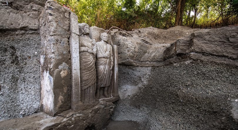 Életnagyságú párt ábrázoló domborművet találtak Pompejiben