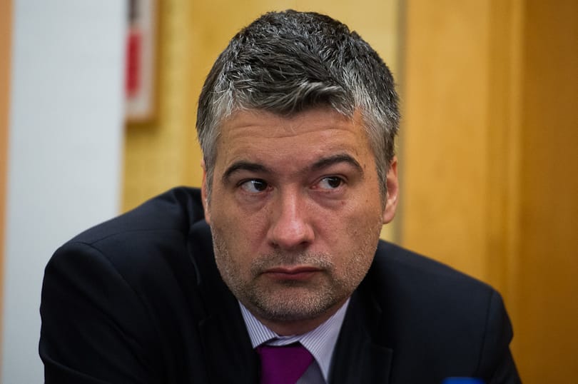 Blikk: Egy volt magyar miniszter is regisztrált a félrelépős oldalon