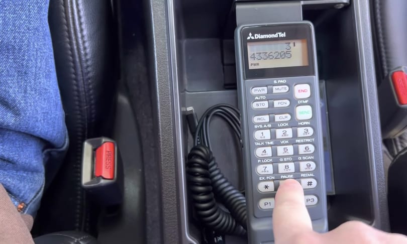 Három évig dolgozott rajta a YouTube-videós, életet lehelt a működésképtelen autótelefonba