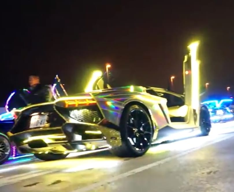 Ezen a Lambón több a neon, mint az óriáskeréken – videó