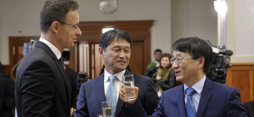 „Porszemekből hegyet”- házaló árusként kezdte a Tatabányán beruházó dél-koreai óriáscég alapítója