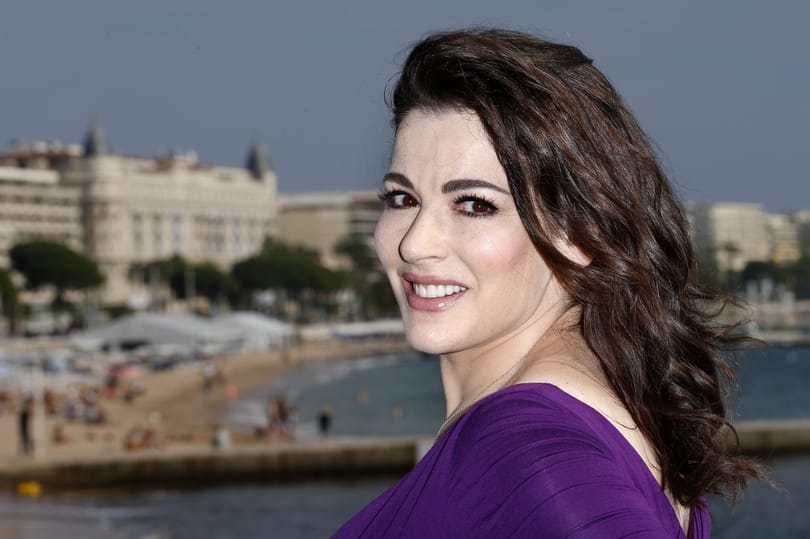 Nigella 70 másodperc alatt elvált