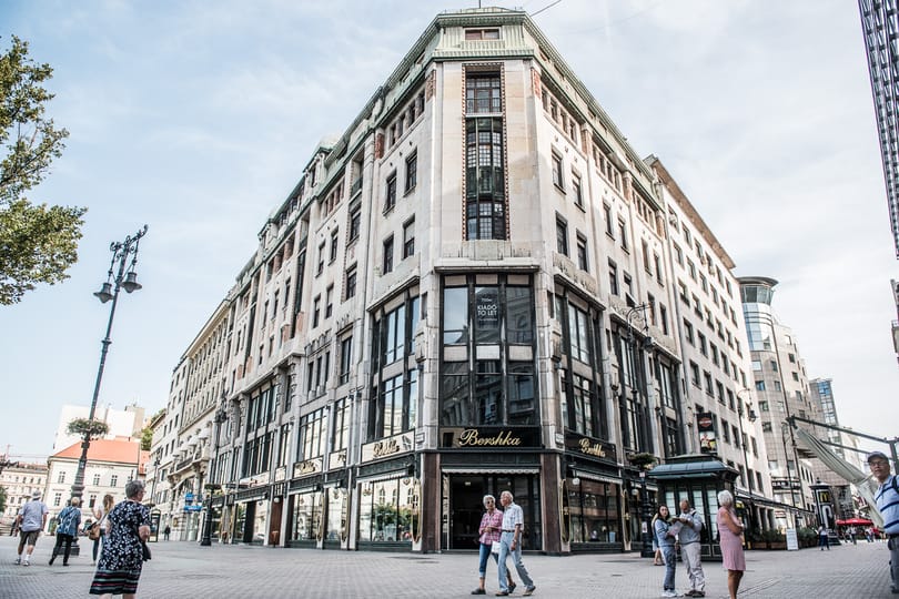 Nem véletlen, hogy ingatlanban utaznak az alapítványok