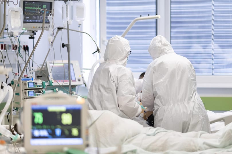 Folyamatosan változnak a koronavírus legjellemzőbb tünetei, most egy újabbra derült fény