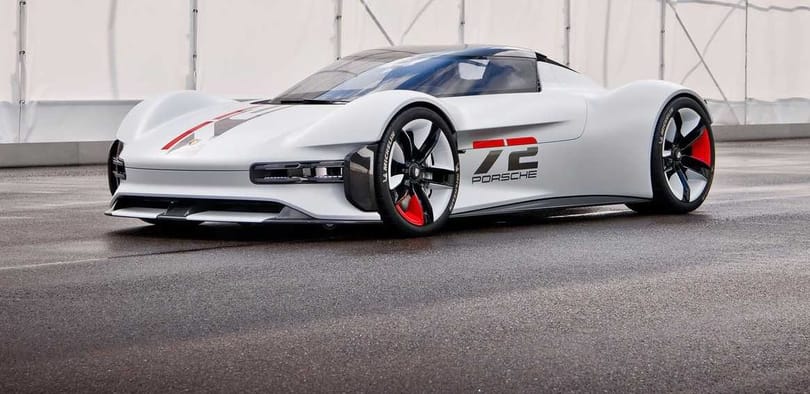 Magyar tervezője mutatta be a Porschét, ami létezik, de csak virtuálisan lehet majd vezetni